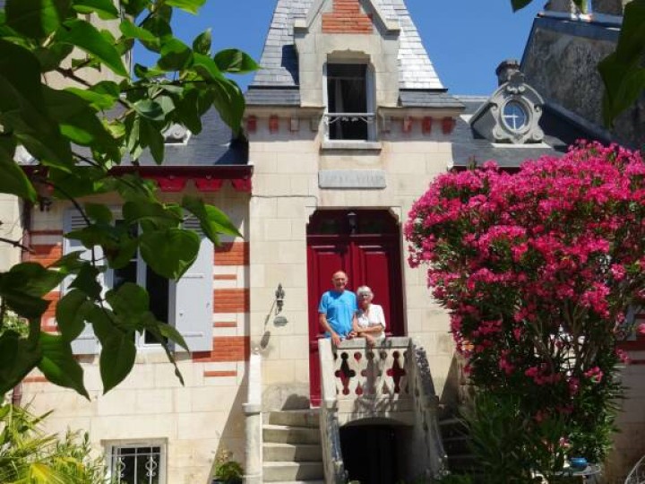 Ubernachtung Mit Fruhstuck Chalet Des Fleurs Chambres D Hotes In La Rochelle La Rochelle Tourisme